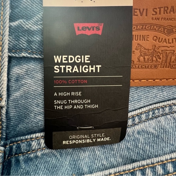 Levi’s Wedgie High Rise Raw Hem Straight Leg Jeans - Picture 8 of 9